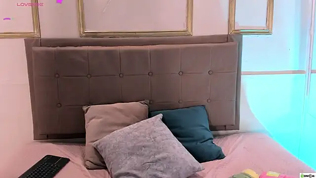 amandalee01 online show from March 21, 2026, 8:23 pm