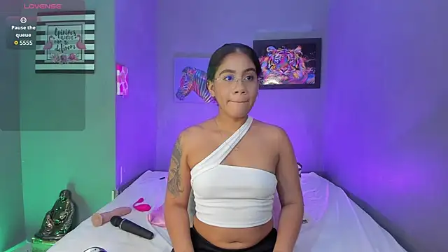 PammelaRoss1 online show from April 1, 2026, 5:21 pm