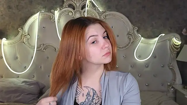 Snapshot of Melanie_Stoun chatting on October 19, 2025, 9:43 am Melanie Stoun online show from October 19, 2025, 9:43 am