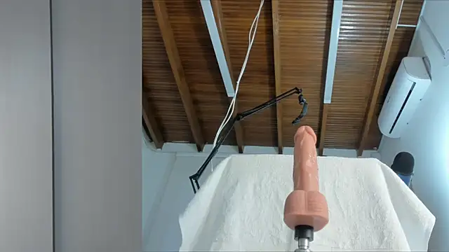 Lucy carter  online show from September 11, 2025, 1:33 pm