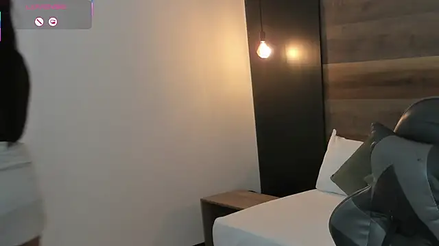 stephanya  online show from March 26, 2026, 7:30 pm