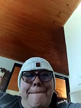 Darly Gomez online show from November 26, 2025, 1:23 pm