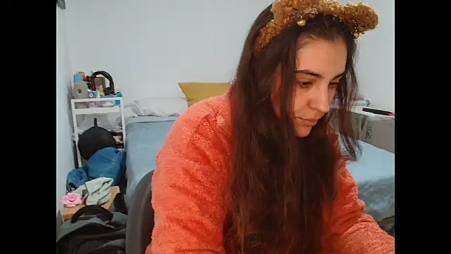 Ursumi1 online show from November 6, 2025, 8:10 pm