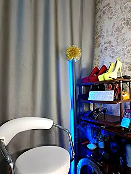 Milforja online show from November 14, 2025, 6:06 pm