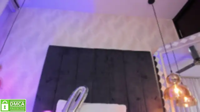 SHARONN     online show from March 17, 2025, 6:18 am