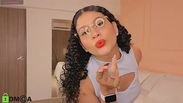 SHARONN     online show from September 10, 2025, 4:12 am