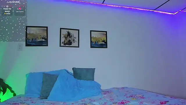 elafranco  online show from November 20, 2025, 3:50 am