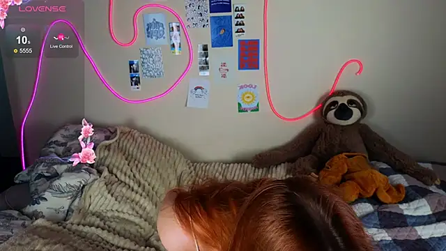 Snapshot of Penny_Staaar chatting on February 13, 2025, 6:38 pm Penny Staaar online show from February 13, 2025, 6:38 pm