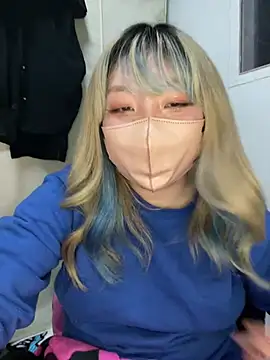 YUNA-yuna online show from January 6, 2025, 4:23 pm