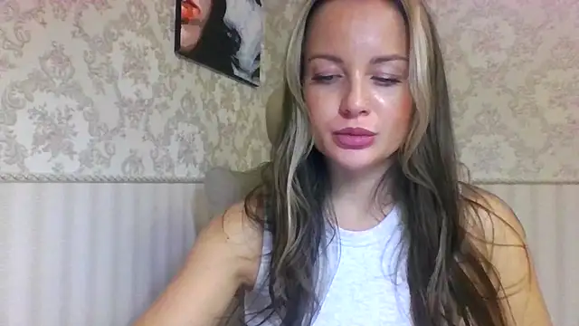 jennifer838 online show from December 16, 2025, 6:35 pm