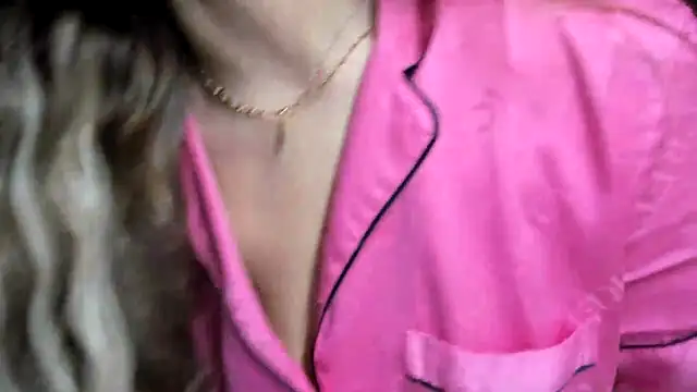 jennifer838 online show from April 20, 2026, 8:39 am