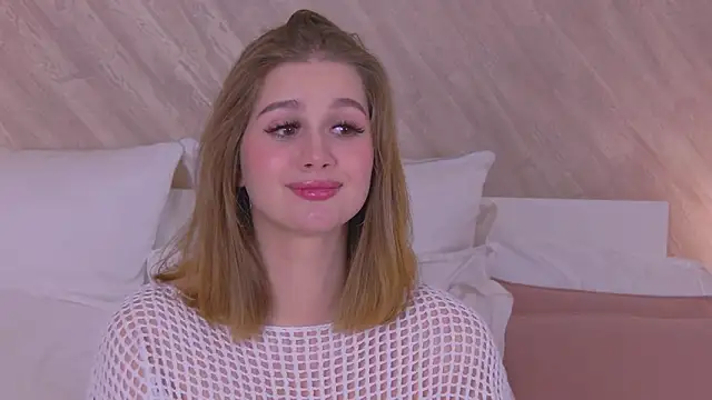 Snapshot of EllieHayes chatting on December 19, 2024, 6:34 pm EllieHayes online show from December 19, 2024, 6:34 pm