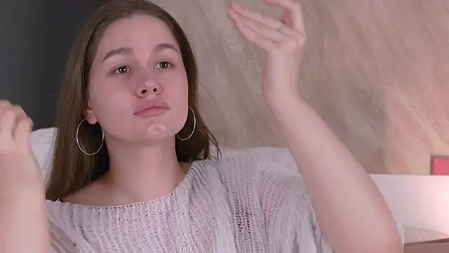 EllieHayes online show from April 11, 2026, 9:30 pm