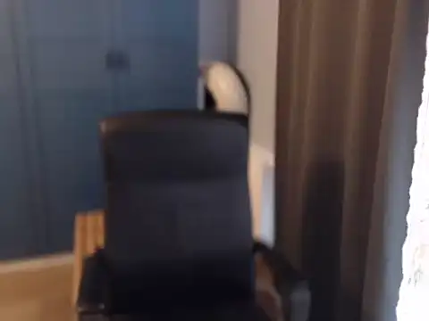 Snapshot of CuteMan33 chatting on November 1, 2025, 1:46 pm CuteMan33 online show from November 1, 2025, 1:46 pm