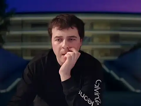 Snapshot of CuteMan33 chatting on December 16, 2025, 11:32 pm CuteMan33 online show from December 16, 2025, 11:32 pm