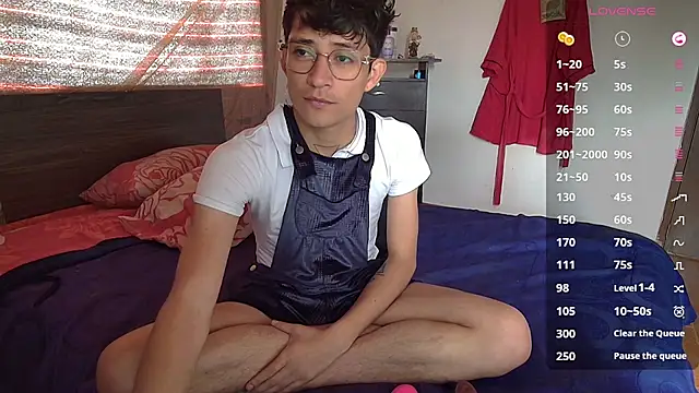 Snapshot of Sweet_c4mer0n chatting on October 14, 2025, 4:30 pm Sweet c4mer0n online show from October 14, 2025, 4:30 pm