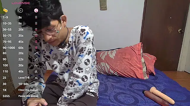 Snapshot of Sweet_c4mer0n chatting on October 31, 2025, 8:26 am Sweet c4mer0n online show from October 31, 2025, 8:26 am