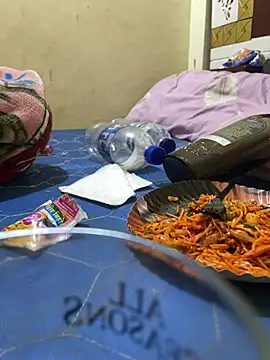 Snapshot of United3 chatting on February 12, 2026, 10:54 am United3 online show from February 12, 2026, 10:54 am