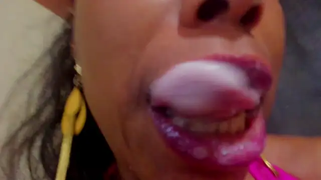 KamariaFyre online show from February 5, 2025, 8:00 am