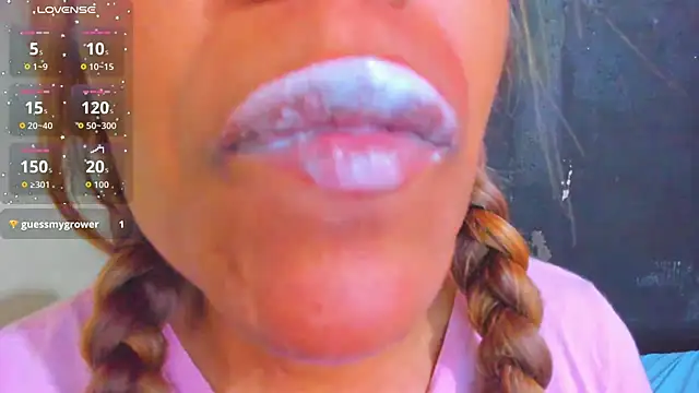 KamariaFyre online show from November 29, 2025, 3:20 am