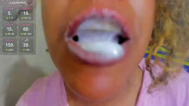 KamariaFyre online show from February 8, 2026, 6:39 am