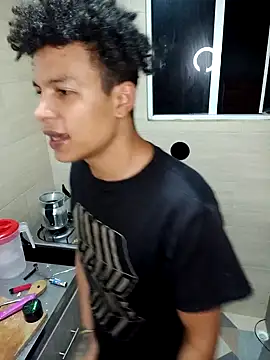 Black Diamon  online show from December 13, 2024, 11:39 pm