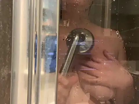 LaceyLondonXO online show from December 17, 2024, 4:53 pm