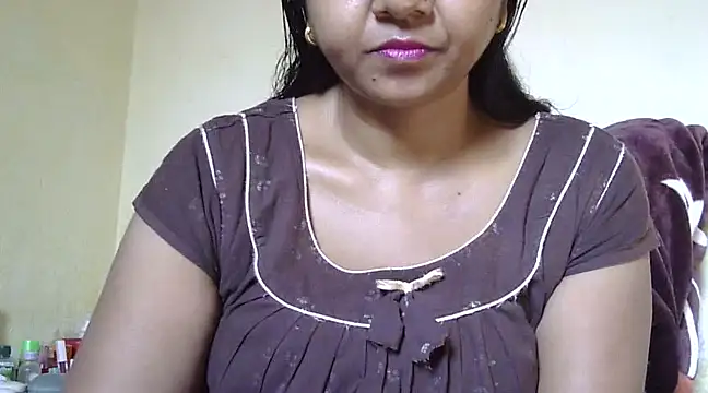 Snapshot of Suhana-sapna chatting on February 13, 2025, 2:45 am Suhana-sapna online show from February 13, 2025, 2:45 am