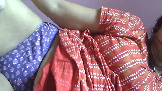 Snapshot of Suhana-sapna chatting on June 5, 2026, 6:52 am Suhana-sapna online show from June 5, 2026, 6:52 am