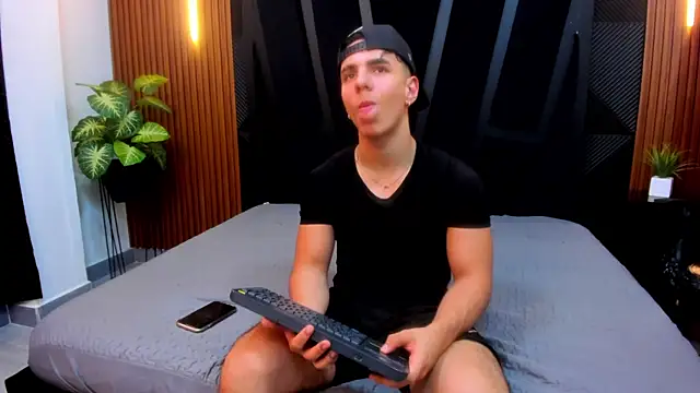 Flynn Riider online show from January 24, 2025, 5:42 pm