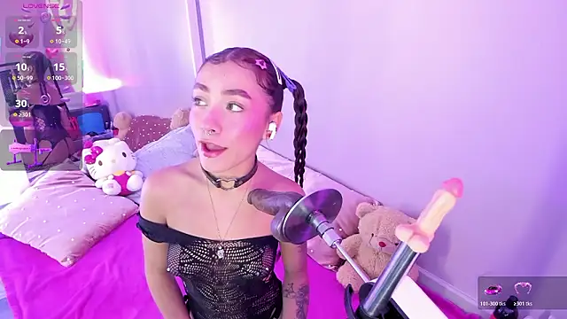 candy  monroe online show from March 12, 2026, 4:24 pm