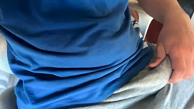 Axeeeeeeeeeeeel online show from April 12, 2026, 12:21 pm