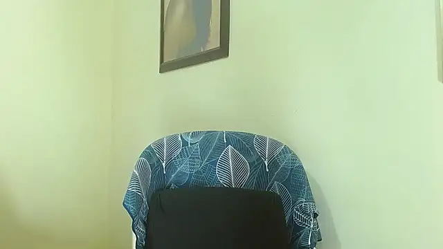 katerineleon online show from October 6, 2025, 9:12 pm