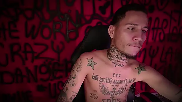 Junihn0 online show from February 11, 2025, 12:27 pm