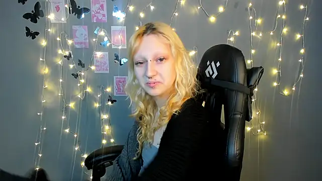 Snapshot of Lexy-Woorhez chatting on February 5, 2025, 10:41 am Lexy-Woorhez online show from February 5, 2025, 10:41 am