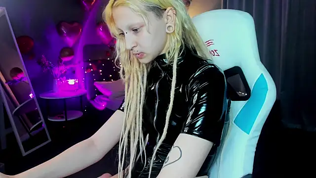 Snapshot of Lexy-Woorhez chatting on February 28, 2025, 4:42 pm Lexy-Woorhez online show from February 28, 2025, 4:42 pm