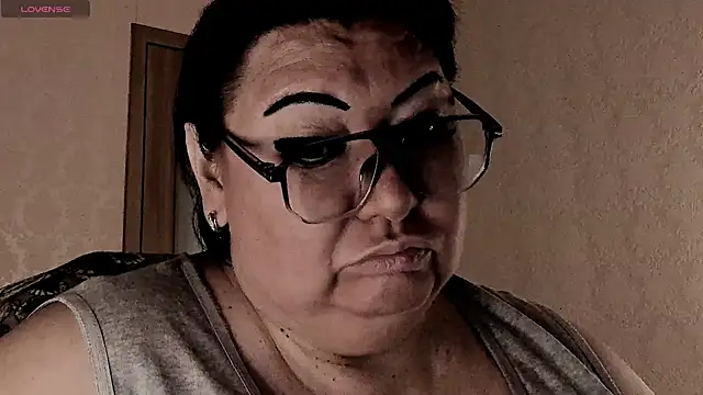 SexxyDreams1 online show from March 27, 2026, 2:06 am