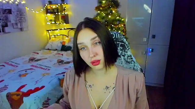 LinaTruly online show from December 18, 2025, 9:43 pm