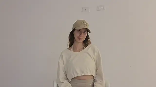 jolie lov online show from November 7, 2025, 1:44 pm