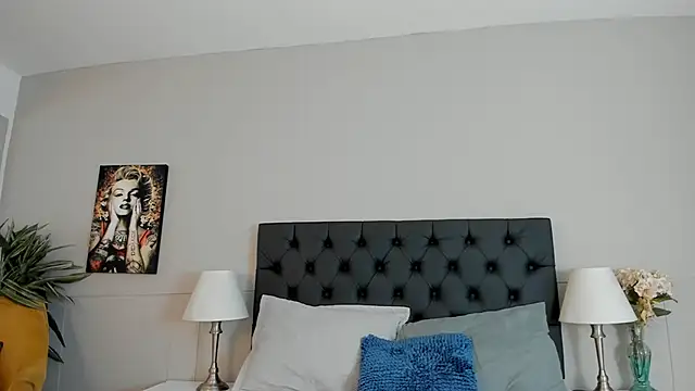 Robin Rief online show from October 2, 2025, 3:35 am