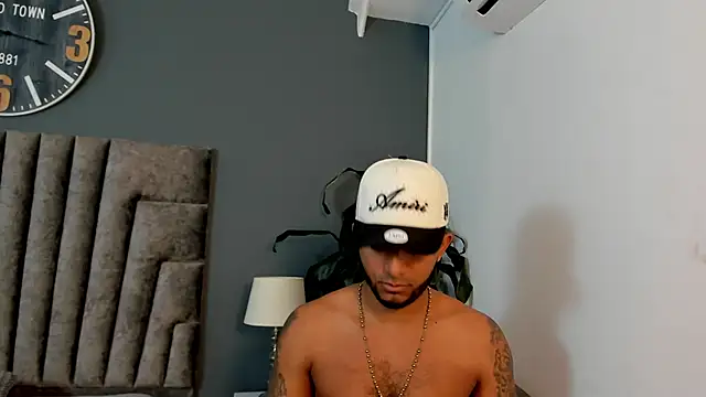 Robin Rief online show from November 30, 2025, 3:43 am