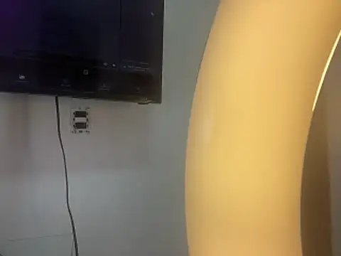 Robin Rief online show from March 8, 2026, 3:32 am