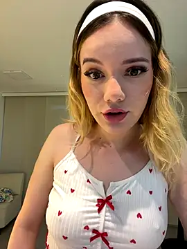 NicoleCut online show from October 26, 2025, 10:54 am