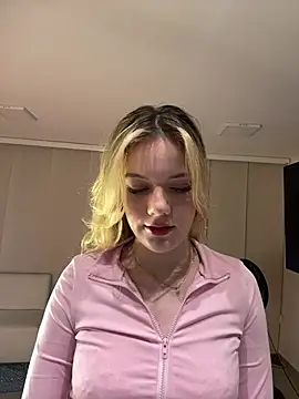 NicoleCut online show from February 6, 2026, 9:45 am