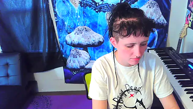  hellostormy  online show from November 3, 2025, 3:57 pm