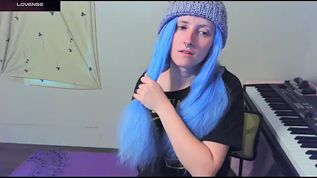  hellostormy  online show from April 26, 2026, 12:03 pm