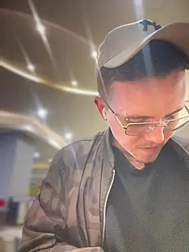 adam-rivera online show from November 8, 2025, 2:45 am