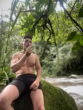 adam-rivera online show from November 17, 2025, 8:36 pm