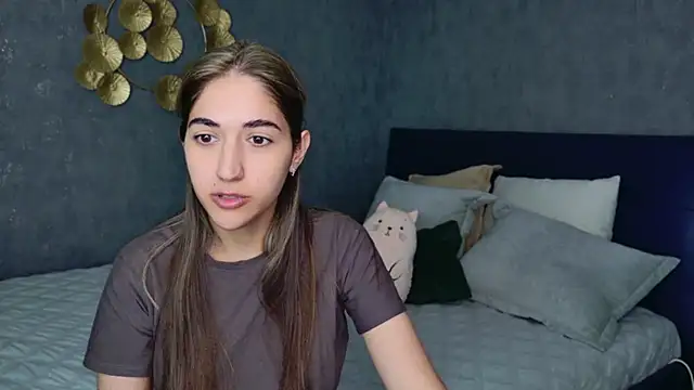 Teresa Stane online show from February 18, 2025, 5:31 am