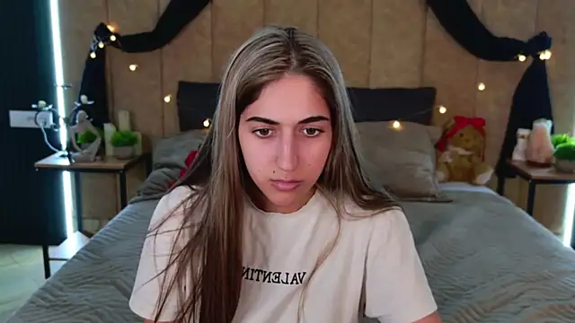 Teresa Stane online show from February 21, 2025, 11:11 am